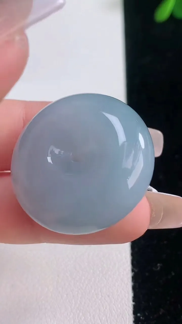 天然A货翡翠紫罗兰平安扣吊坠，尺寸28.6-10.2，重量:17.61g
12月21日