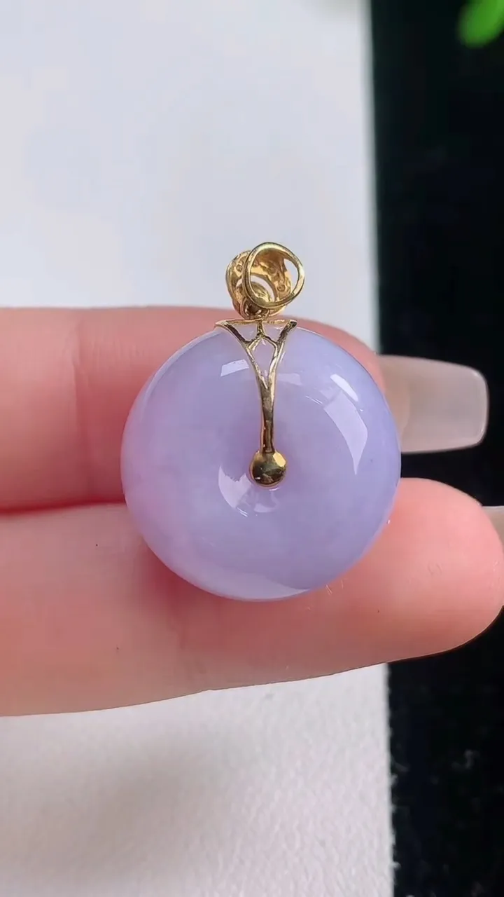 天然A货翡翠18K金紫罗兰路路通吊坠，尺寸18.8-12.3，重量:10.96g
12月21日