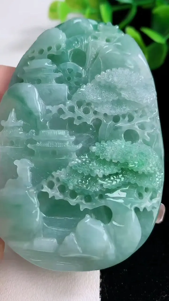 天然A货翡翠山水牌吊坠，尺寸73-49-15，重:99.74g
12月21日