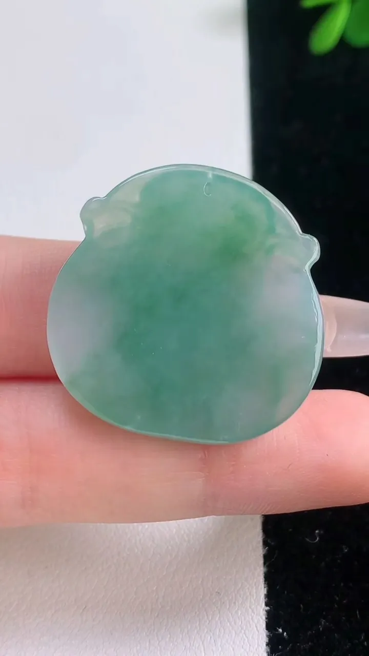 天然A货翡翠财神爷吊坠，尺寸30.2-29.8-4.9，重量:9.38g
12月21日