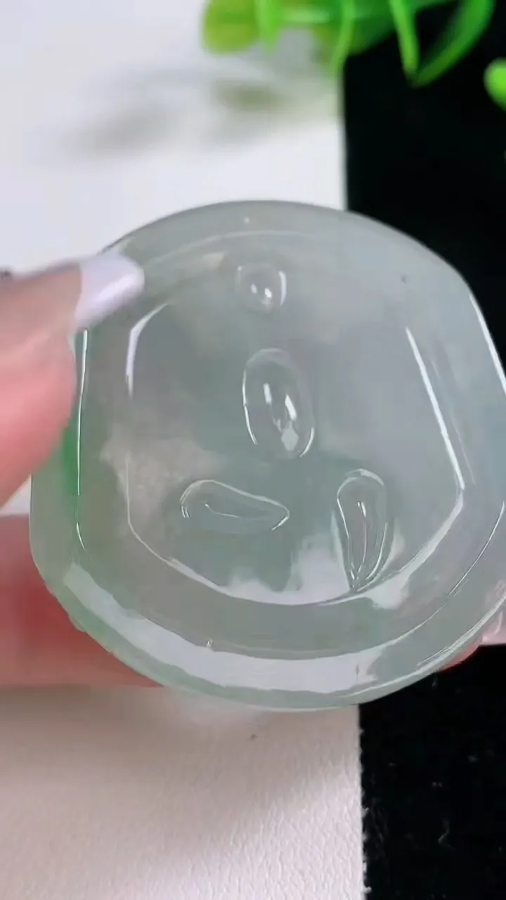 天然A货翡翠虚空藏菩萨吊坠，尺寸50-46-6，重:27.04g
12月21日