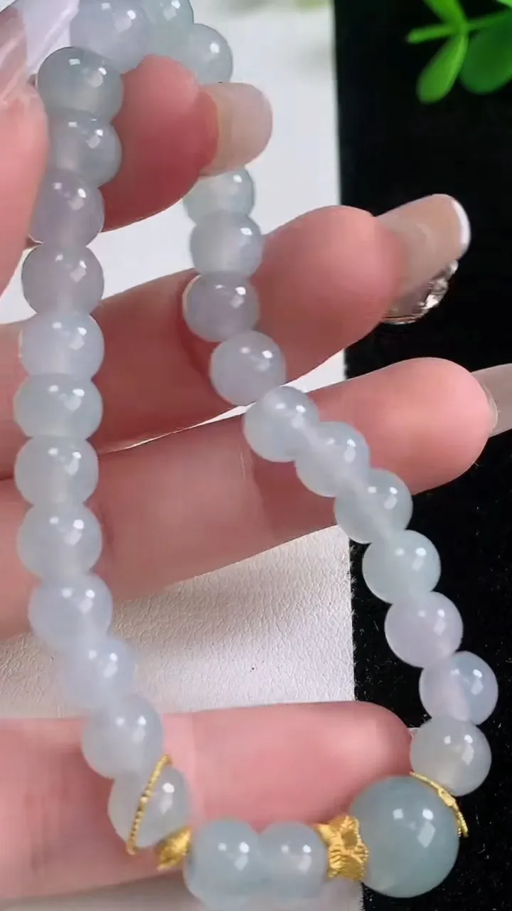 天然A货翡翠飘花圆珠手串，尺寸7.3-5.8-10.5-30颗，重量:20.20g12月21日
工厂