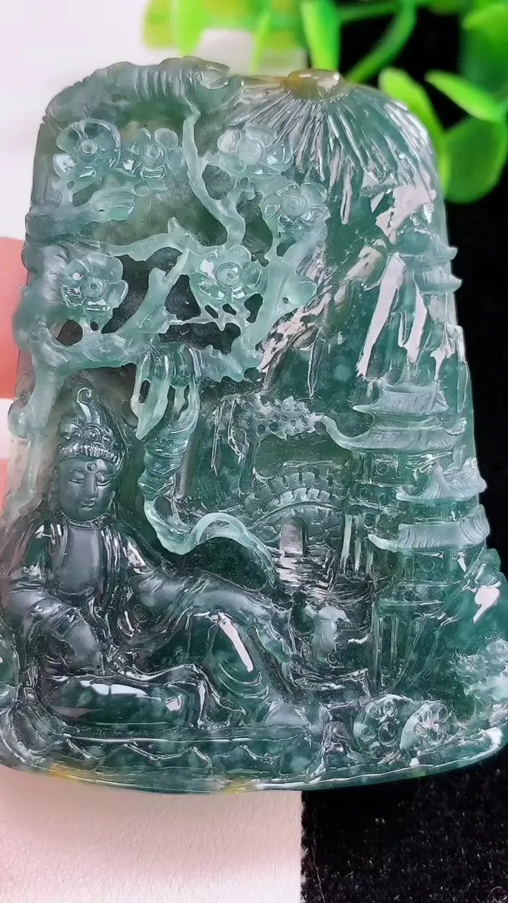 天然A货翡翠蓝水山水观音菩萨吊坠，尺寸61-50-9，重:65.09g
12月21日
