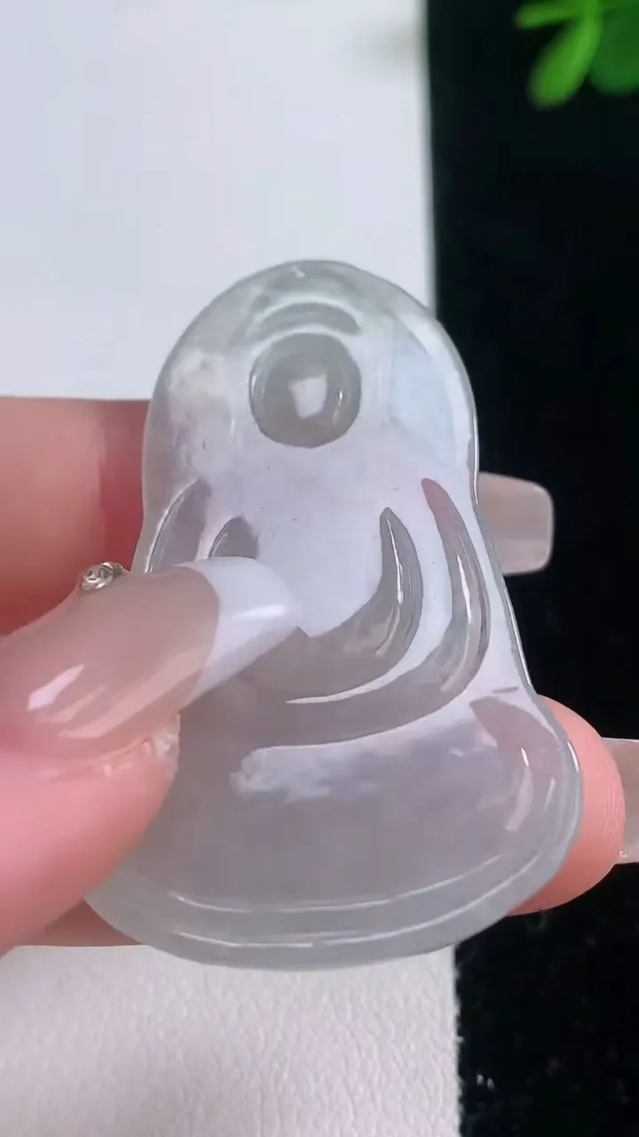 天然A货翡翠观音菩萨吊坠，尺寸47-29.8-3，重量:8.36g
12月21日