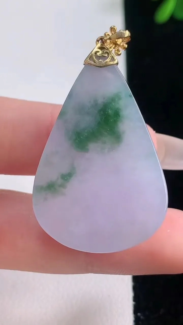 天然A货翡翠18K金紫罗兰飘花水滴吊坠，尺寸38.4-25.2-8.2，重量:13.27g
12月21日