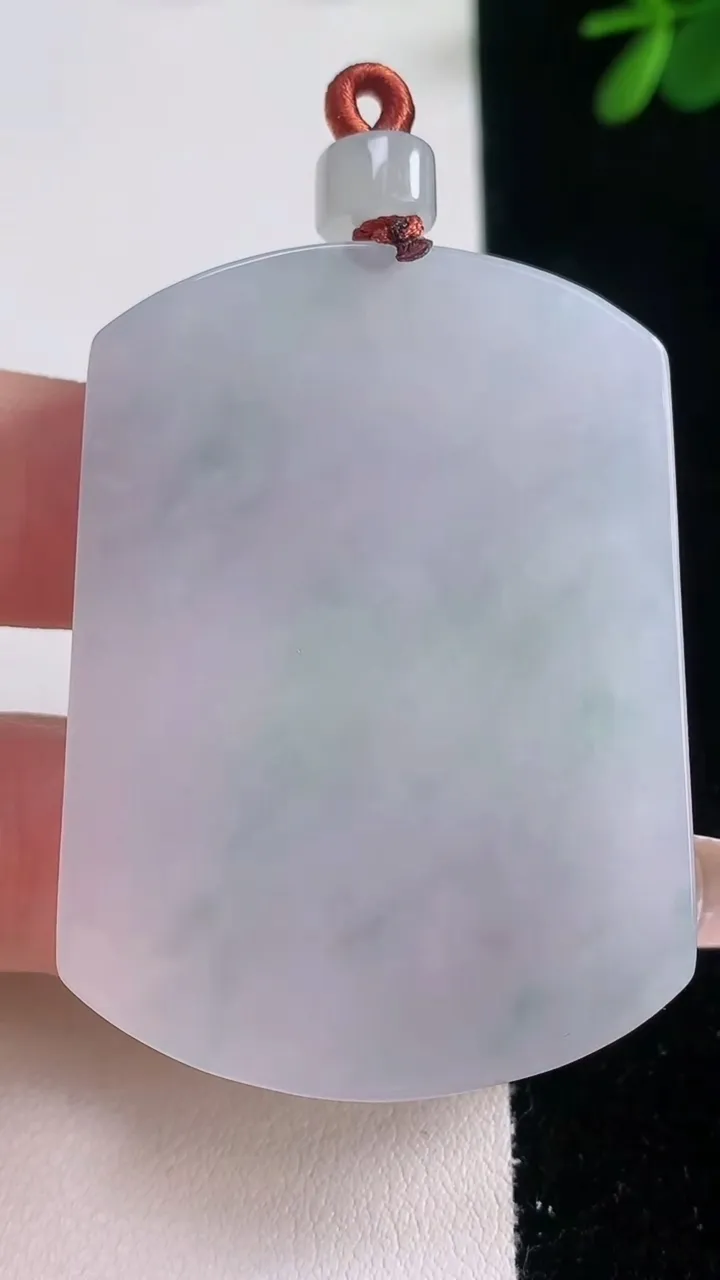 天然A货翡翠仿古无事牌吊坠，尺寸51-38-3.8，重量:22.40g
12月21日