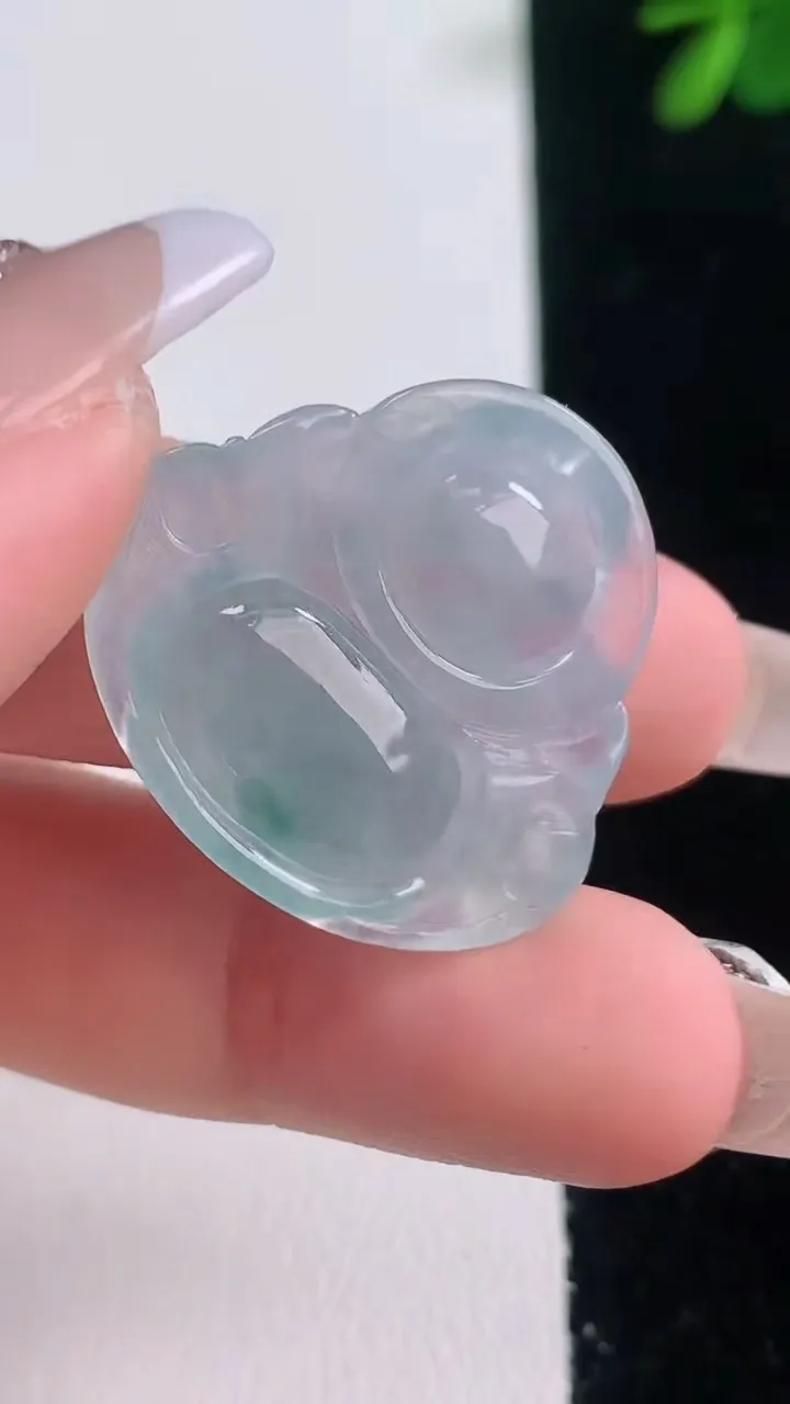 天然A货翡翠冰种飘花佛公吊坠，尺寸25.4-28-5.7，重量:6.00g
12月21日