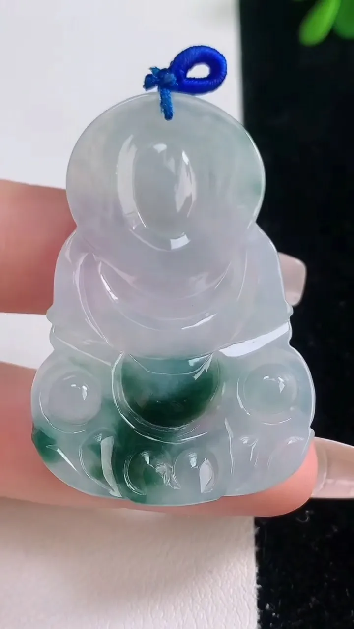 天然A货翡翠冰种飘花观音菩萨吊坠，尺寸47.6-32.5-5，重量:12.76g
12月21日