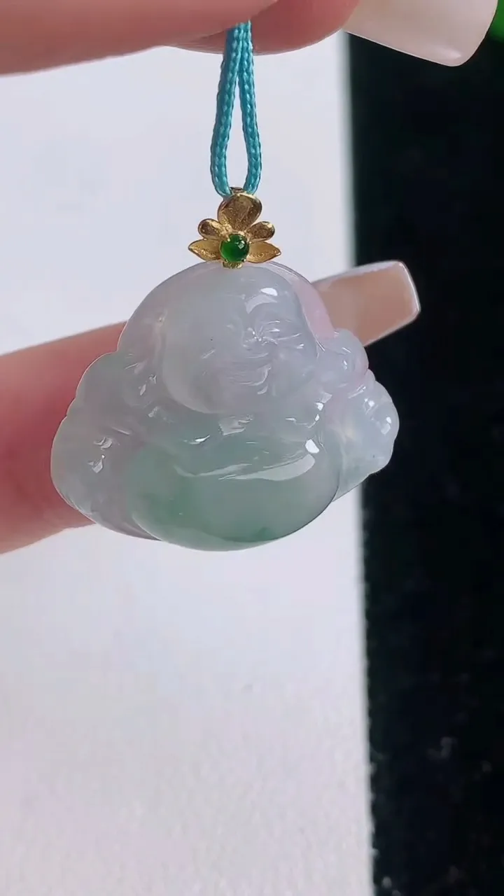 天然A货翡翠种飘花佛公吊坠，尺寸19.3-22.8-5.9，重量:3.88g
12月21日