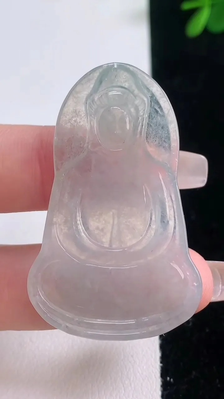 天然A货翡翠观音菩萨吊坠，尺寸47-29.8-3，重量:8.36g
12月21日