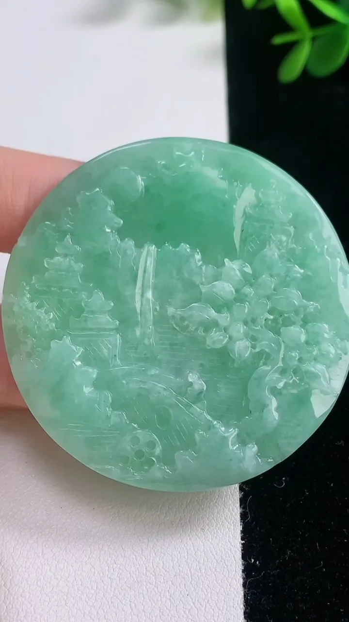 天然A货翡翠山水牌吊坠，尺寸53.8-5.3，重量:34.22g
12月21日