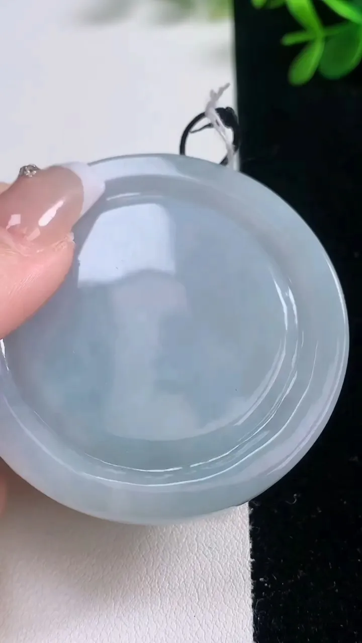 天然A货翡翠紫罗兰观音头吊坠，尺寸53-11，重量:63.75g
12月21日