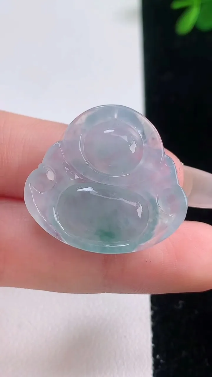 天然A货翡翠冰种飘花佛公吊坠，尺寸25.4-28-5.7，重量:6.00g
12月21日