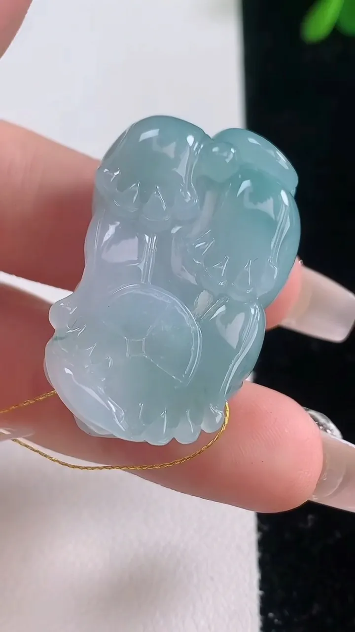 天然A货翡翠飘花貔貅吊坠，尺寸34.7-22.5-11.6，重量:20.21g
12月21日