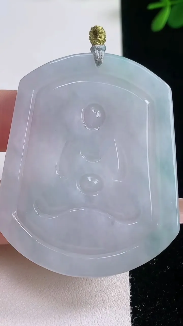 天然A货翡翠阿弥陀佛吊坠，尺寸54-44.6-5.6，重量:29.91g
12月21日