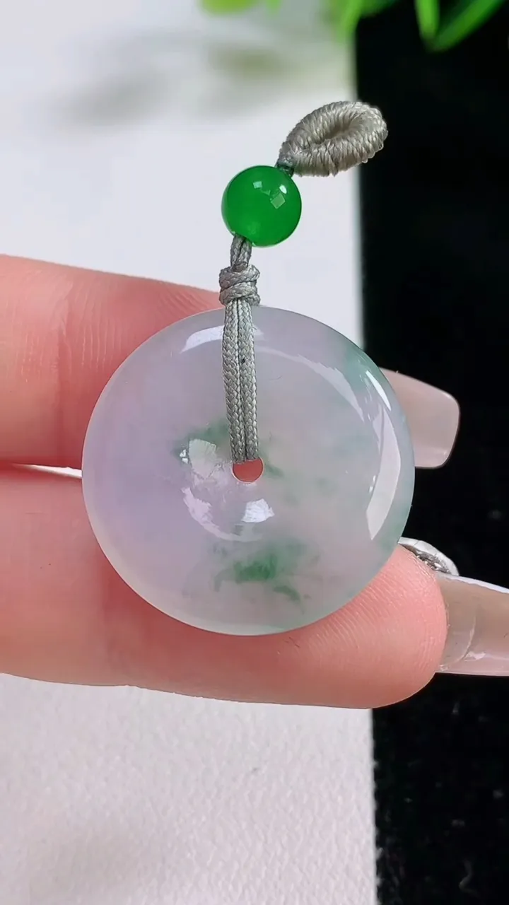天然A货翡翠冰种飘花平安扣吊坠，尺寸23.8-4.2，重:4.71g
12月21日