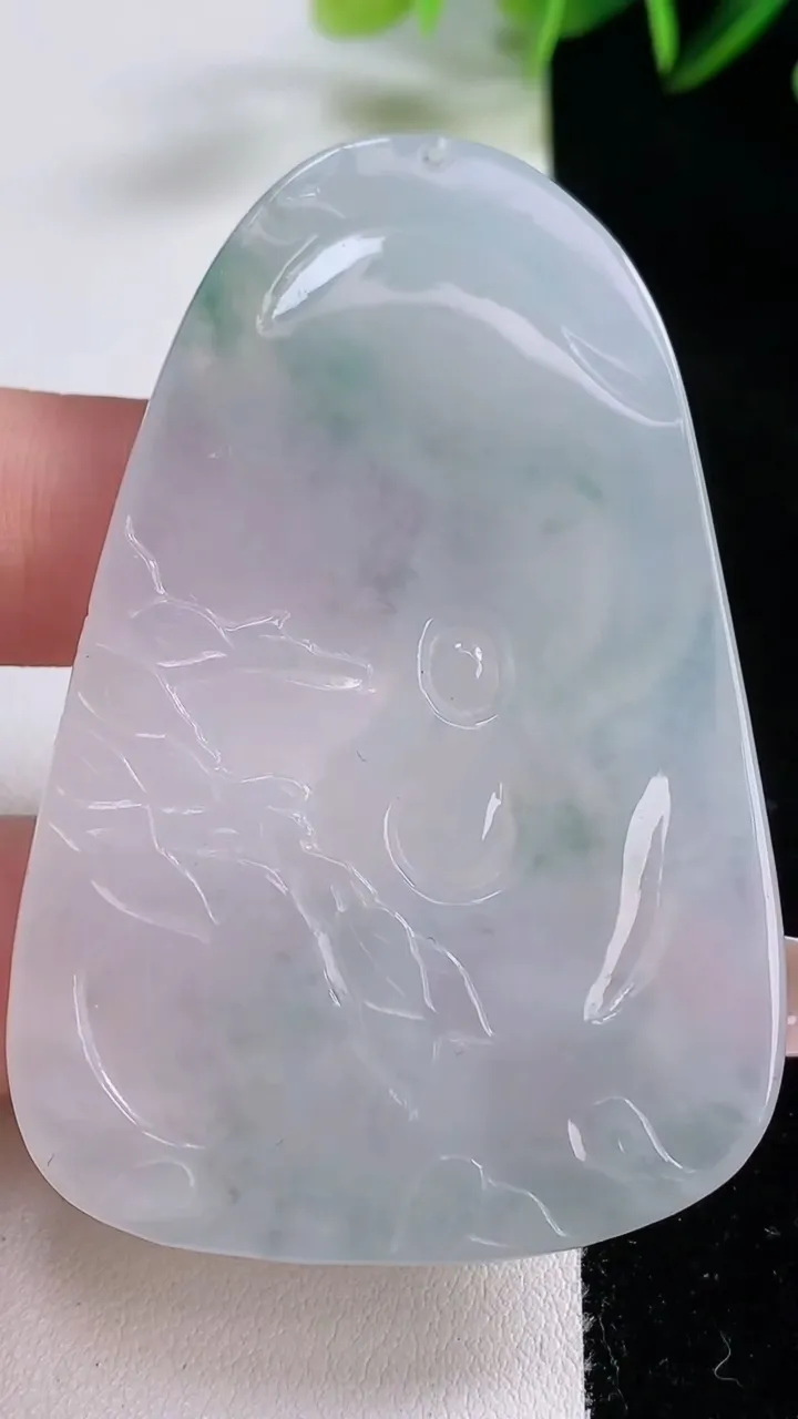 天然A货翡翠飘花普贤菩萨吊坠，尺寸63.4-42.5-4.4，重:35.20g
12月21日