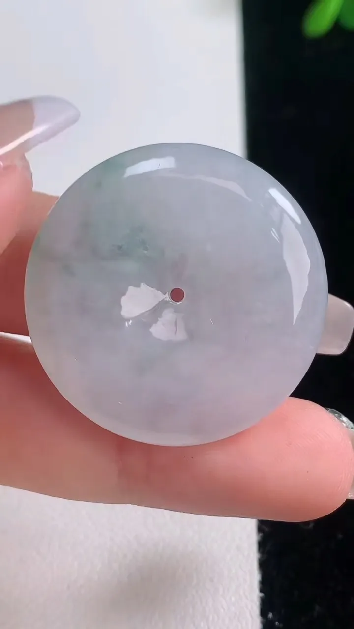 天然A货翡翠冰种飘花平安扣吊坠，尺寸31.3-5.8，重量:11.54g
12月21日