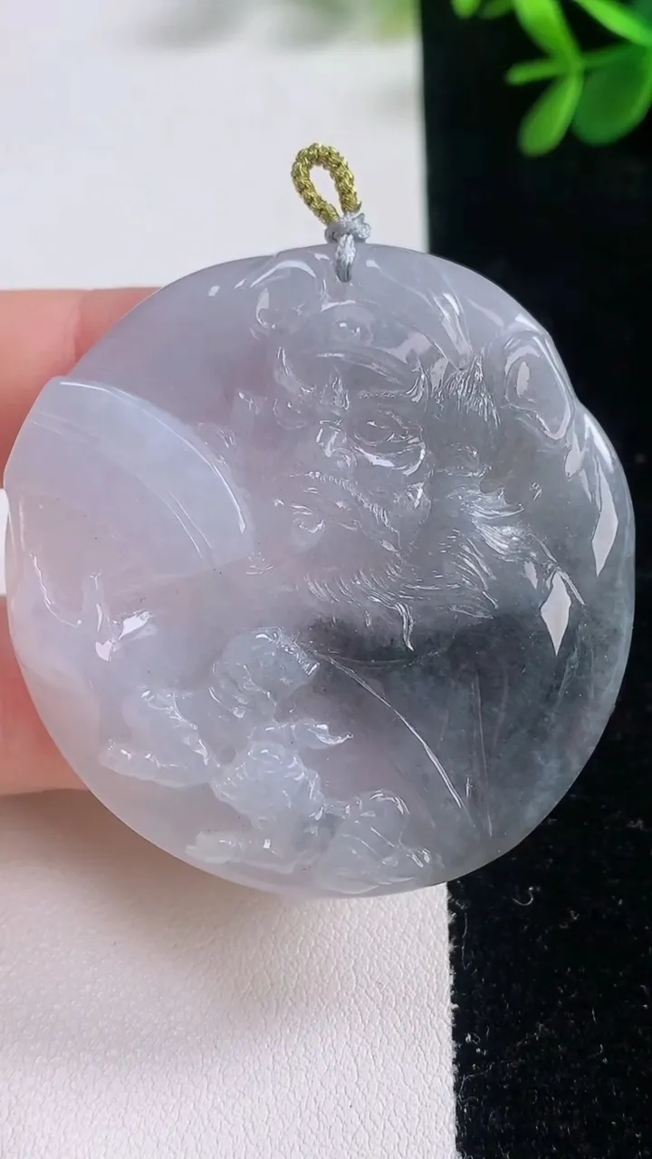 天然A货翡翠馗吊坠，尺寸50.2-48.4-7.2，重量:36.92g
12月21日