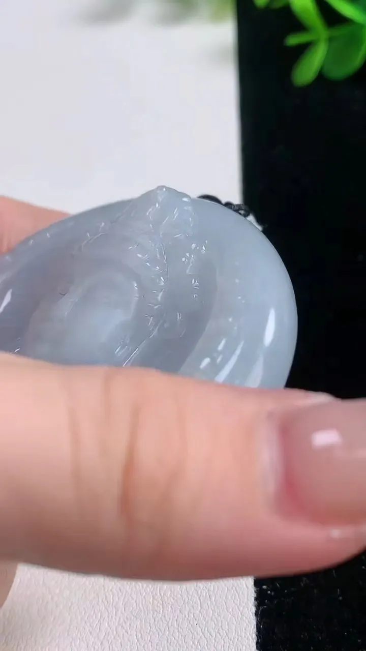 天然A货翡翠紫罗兰观音头吊坠，尺寸53-11，重量:63.75g
12月21日