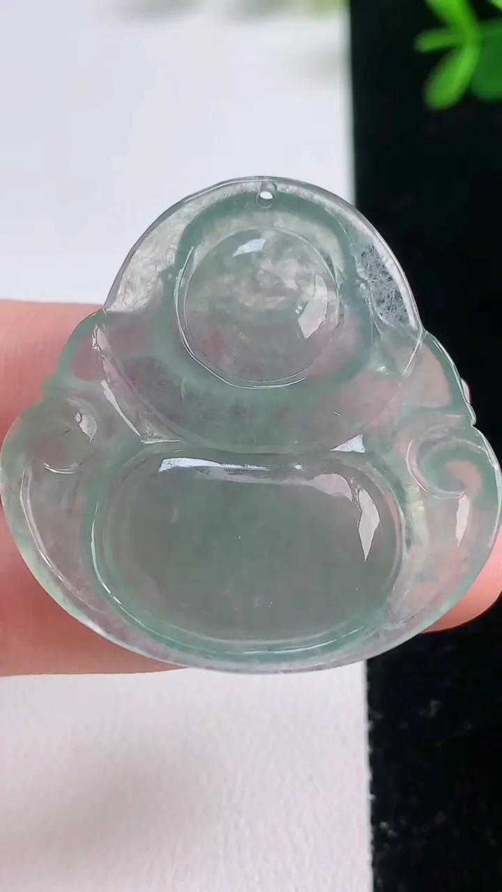 天然A货翡翠佛公吊坠，尺寸37.6-37.8-5.7，重量:12.60g
12月21日