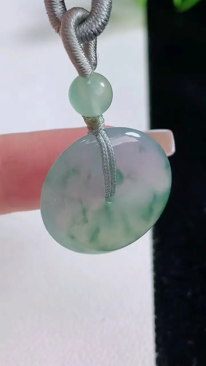 天然A货翡翠冰种飘花平安扣吊坠，尺寸22.3-4.8，重:4.94g
12月21日