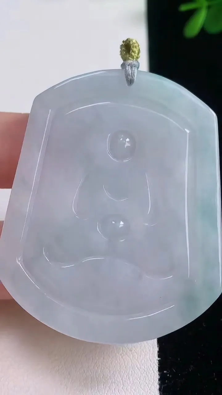 天然A货翡翠阿弥陀佛吊坠，尺寸54-44.6-5.6，重量:29.91g
12月21日