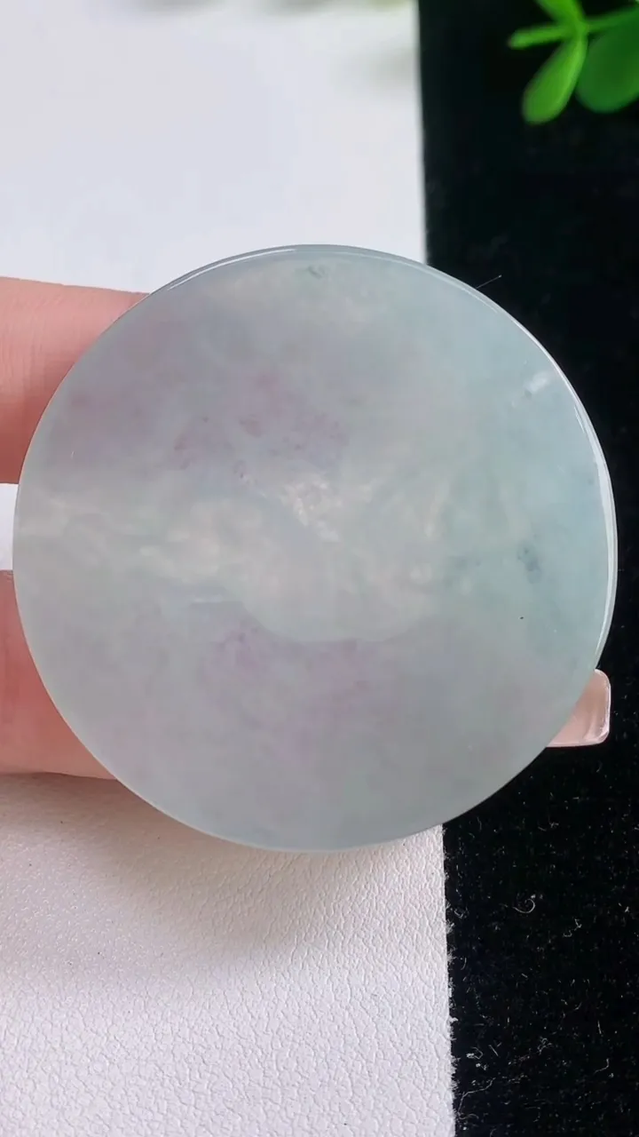 天然A货翡翠生肖马吊坠，尺寸46.3-5，重量:25.58g
12月21日