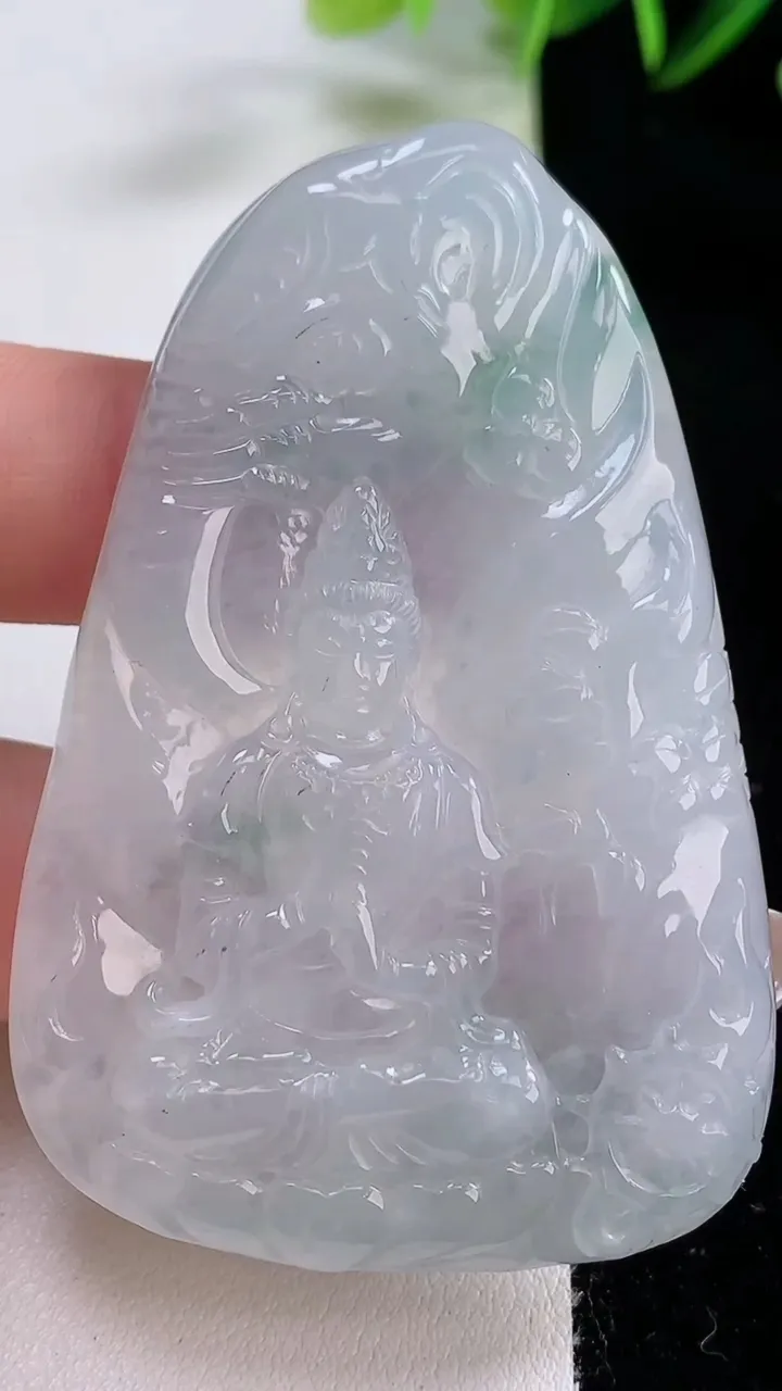 天然A货翡翠飘花普贤菩萨吊坠，尺寸63.4-42.5-4.4，重:35.20g
12月21日