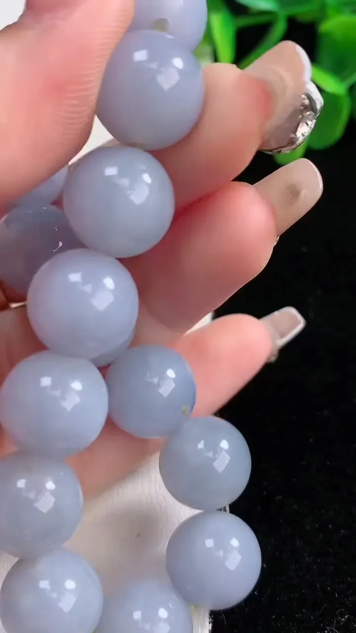 天然A货翡翠紫罗兰圆珠手串，尺寸13-16颗，重:59.46g12月21日
工厂直销收藏佳品,种好水足，色泽均匀，有种有色，上手高大气！