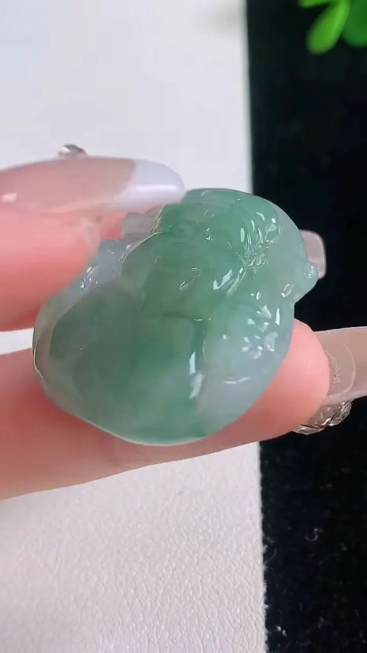 天然A货翡翠财神爷吊坠，尺寸30.2-29.8-4.9，重量:9.38g
12月21日