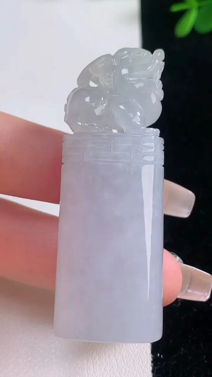 天然A货翡翠貔貅印章，尺寸56.4-21-13.3，重量:37.92g
12月21日