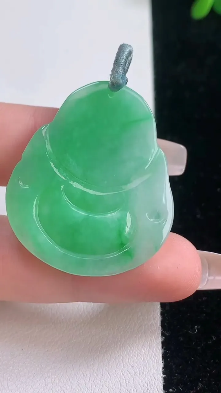 天然A货翡翠佛公吊坠，尺寸34.6-30.5-4，重量:8.16g
12月21日