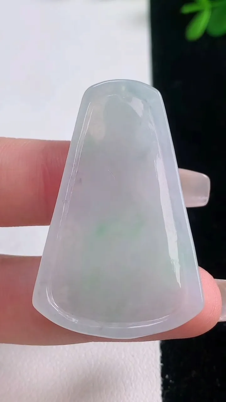 天然A货翡翠普贤菩萨吊坠，尺寸43-28.2-4.6，重量:9.00g
12月21日