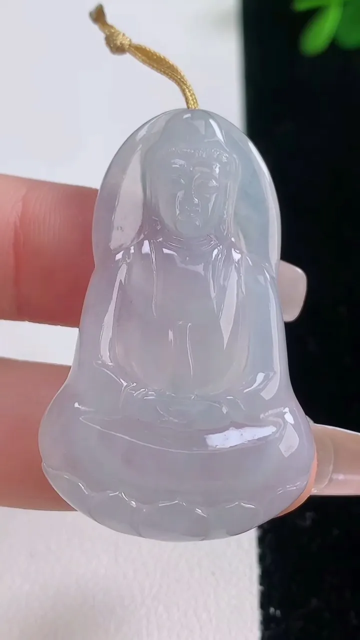天然A货翡翠观音菩萨吊坠，尺寸43.6-27-4，重量:8.69g
12月21日