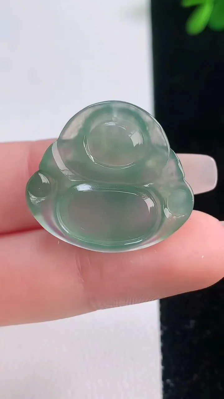 天然A货翡翠佛公吊坠，尺寸23.4-26-5，重量:4.51g
12月21日