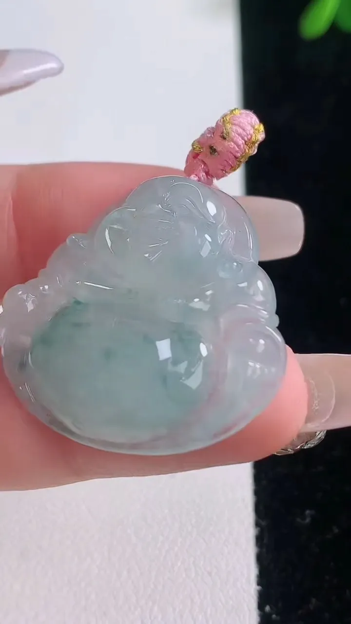 天然A货翡翠冰种飘花佛公吊坠，尺寸29-31.4-6，重量:8.26g
12月21日