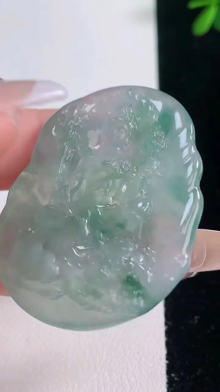 天然A货翡翠冰种飘花文殊菩萨吊坠，尺寸45.6-35.6-5.2，重量:17.72g
12月21日