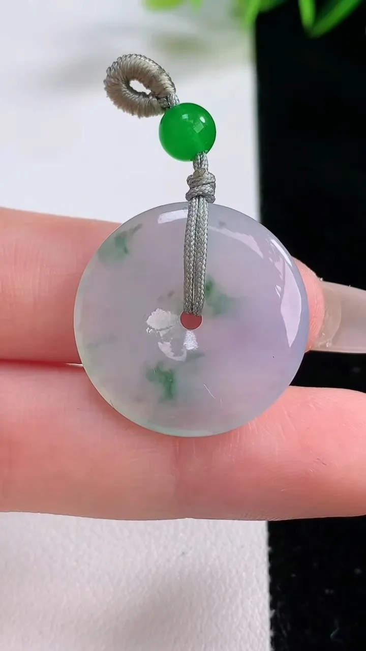 天然A货翡翠冰种飘花平安扣吊坠，尺寸23.8-4.2，重:4.71g
12月21日
