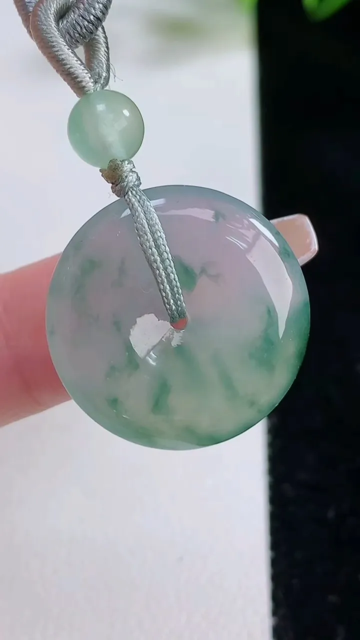 天然A货翡翠冰种飘花平安扣吊坠，尺寸22.3-4.8，重:4.94g
12月21日
