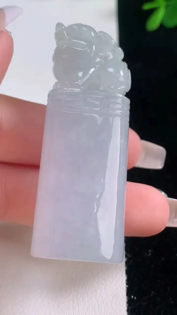 天然A货翡翠貔貅印章，尺寸56.4-21-13.3，重量:37.92g
12月21日