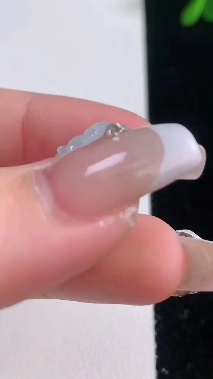 天然A货翡翠佛公吊坠，尺寸20.4-20.8-5.8，重量:3.43g
12月21日