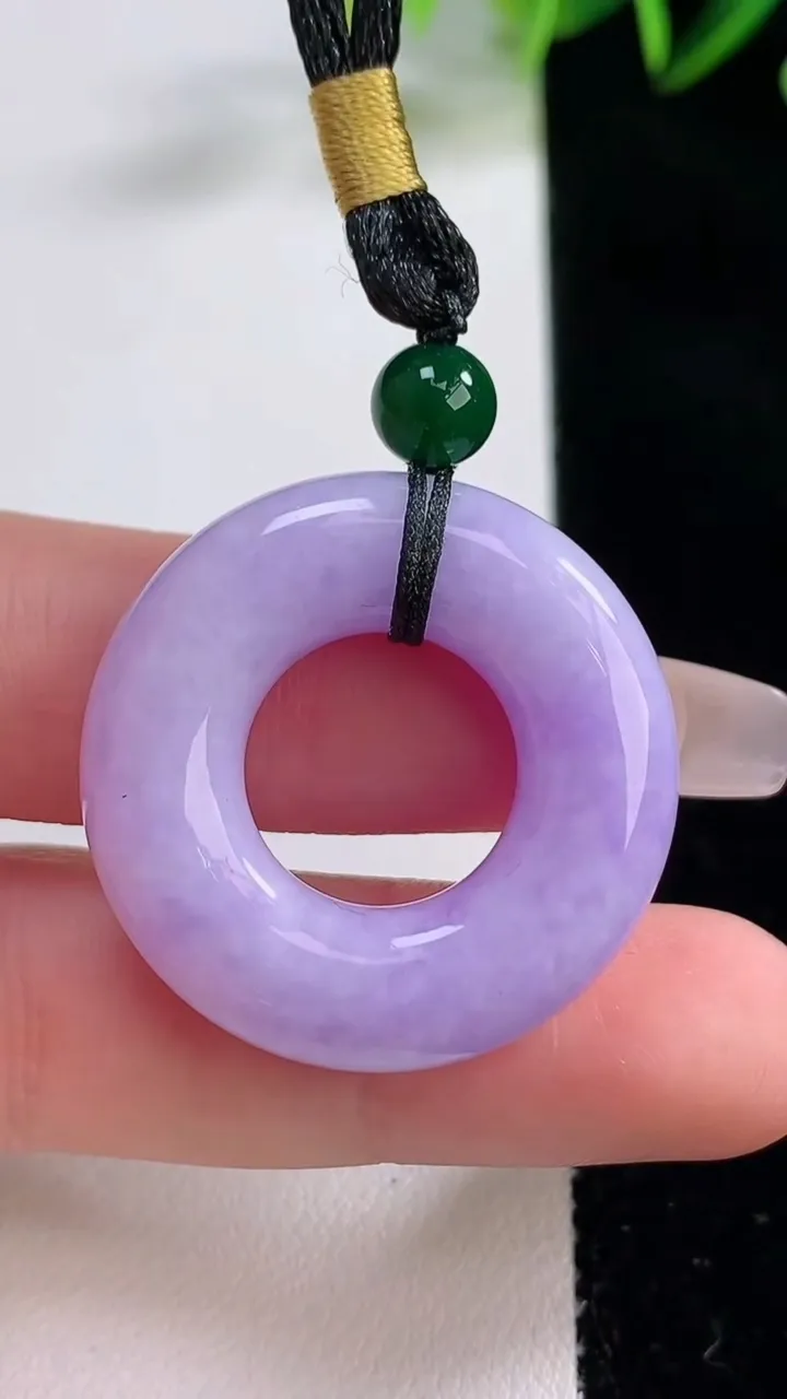 天然A货翡翠紫罗兰平安环吊坠，尺寸30.2-7.3，重:12.65g
12月21日