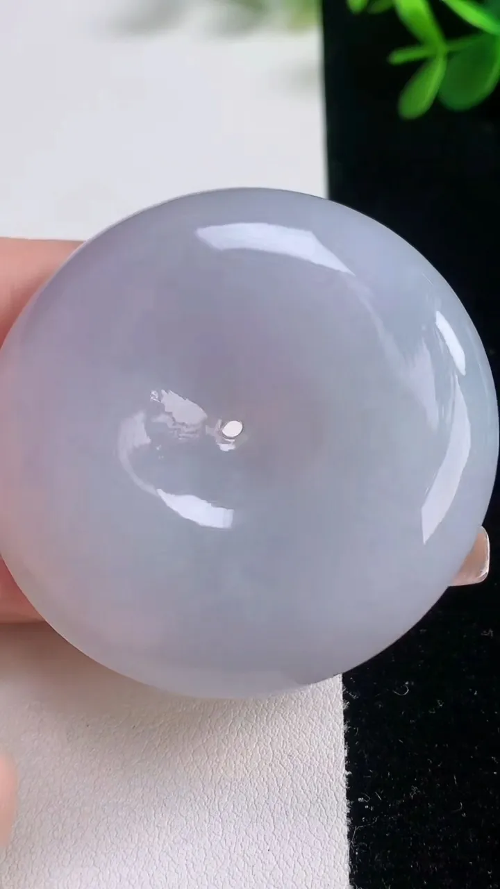 天然A货翡翠紫罗兰平安扣吊坠，尺寸50.3-11.2，重量:62.28g
12月21日