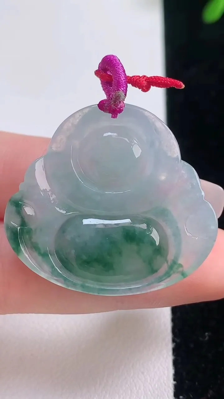 天然A货翡翠冰种飘花佛公吊坠，尺寸30.3-33.7-5.9，重量:9.71g
12月21日