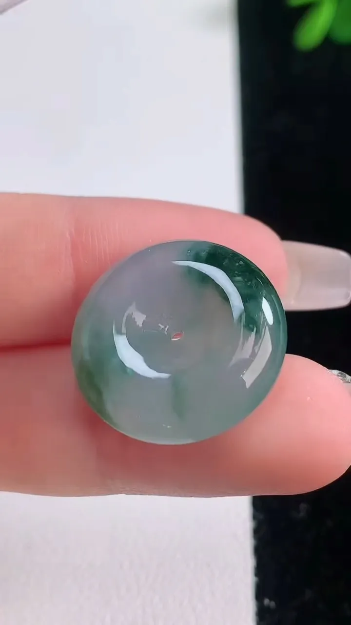 天然A货翡翠冰种飘花平安扣吊坠，尺寸20.2-5.7，重量:4.93g
12月21日