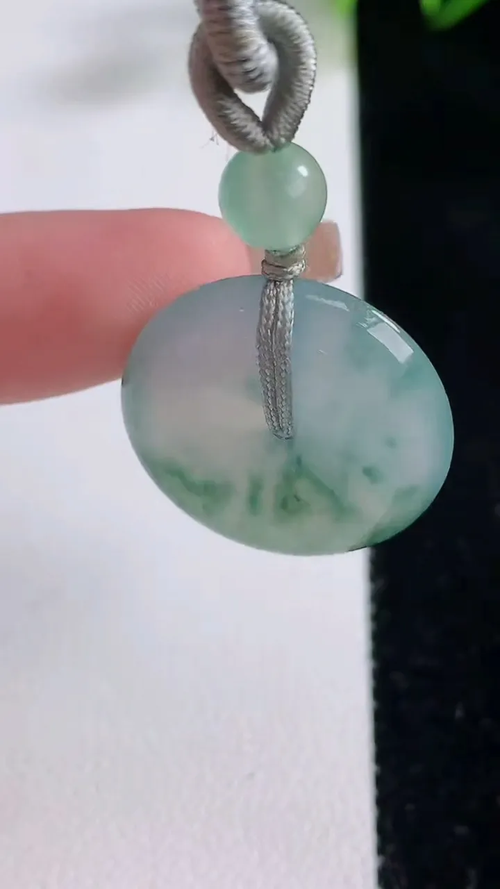 天然A货翡翠冰种飘花平安扣吊坠，尺寸22.3-4.8，重:4.94g
12月21日