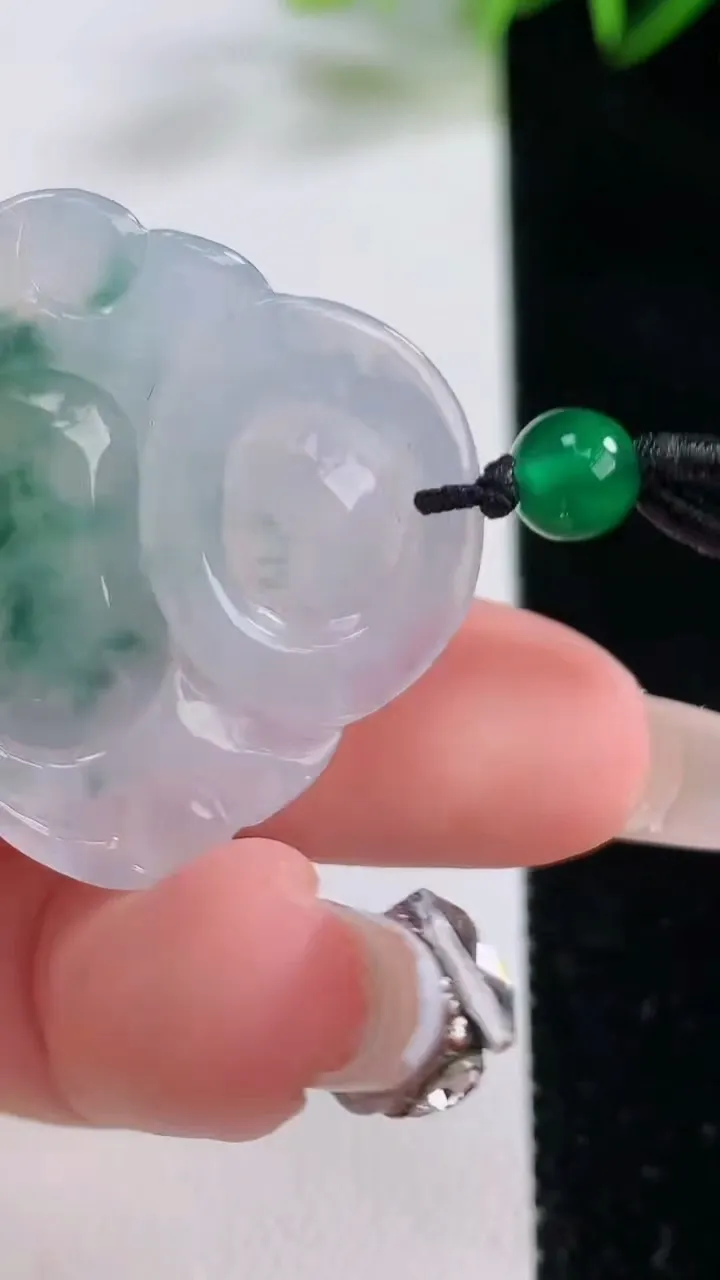 天然A货翡翠冰种飘花佛公吊坠，尺寸29-32.8-6.9，重:9.64g
12月21日