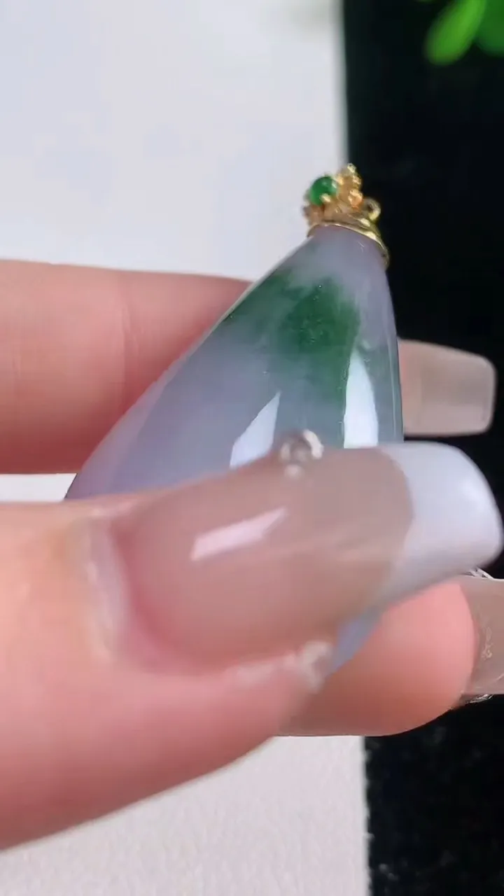 天然A货翡翠18K金紫罗兰飘花水滴吊坠，尺寸38.4-25.2-8.2，重量:13.27g
12月2