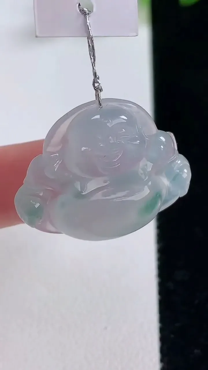 天然A货翡翠冰种飘花佛公吊坠，尺寸23.4-28-5.9，重量:5.68g
12月22日